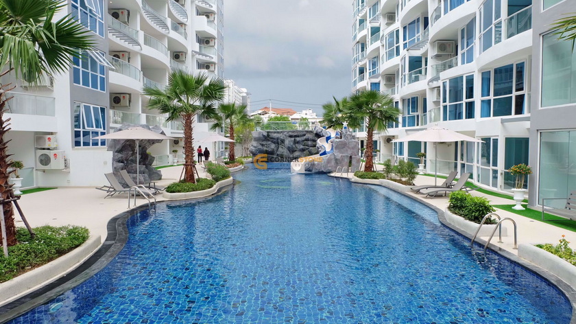 Grand Avenue Residence